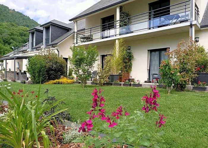 Le Balcon Des Cimes Bed and Breakfast