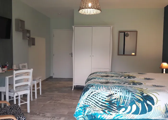 Le Balcon Des Cimes Bed and Breakfast 3*