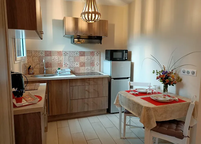 Le Balcon Des Cimes Bed and Breakfast Adast