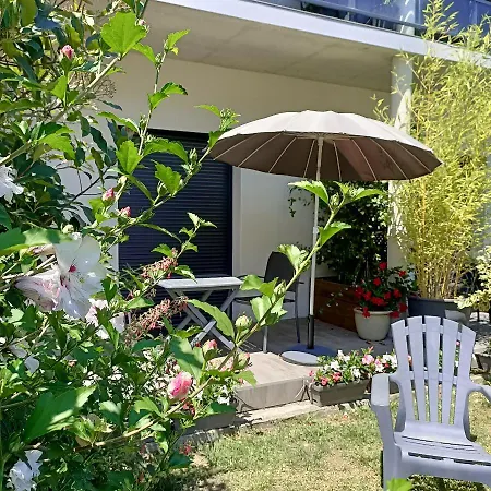 Le Balcon Des Cimes Bed & Breakfast 3*